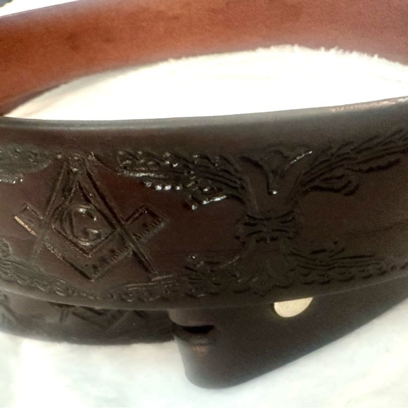 NEW Big Men’s Genuine Leather Dark Brown Freemason Square Logo Belt Masonic 58” - Picture 3 of 7